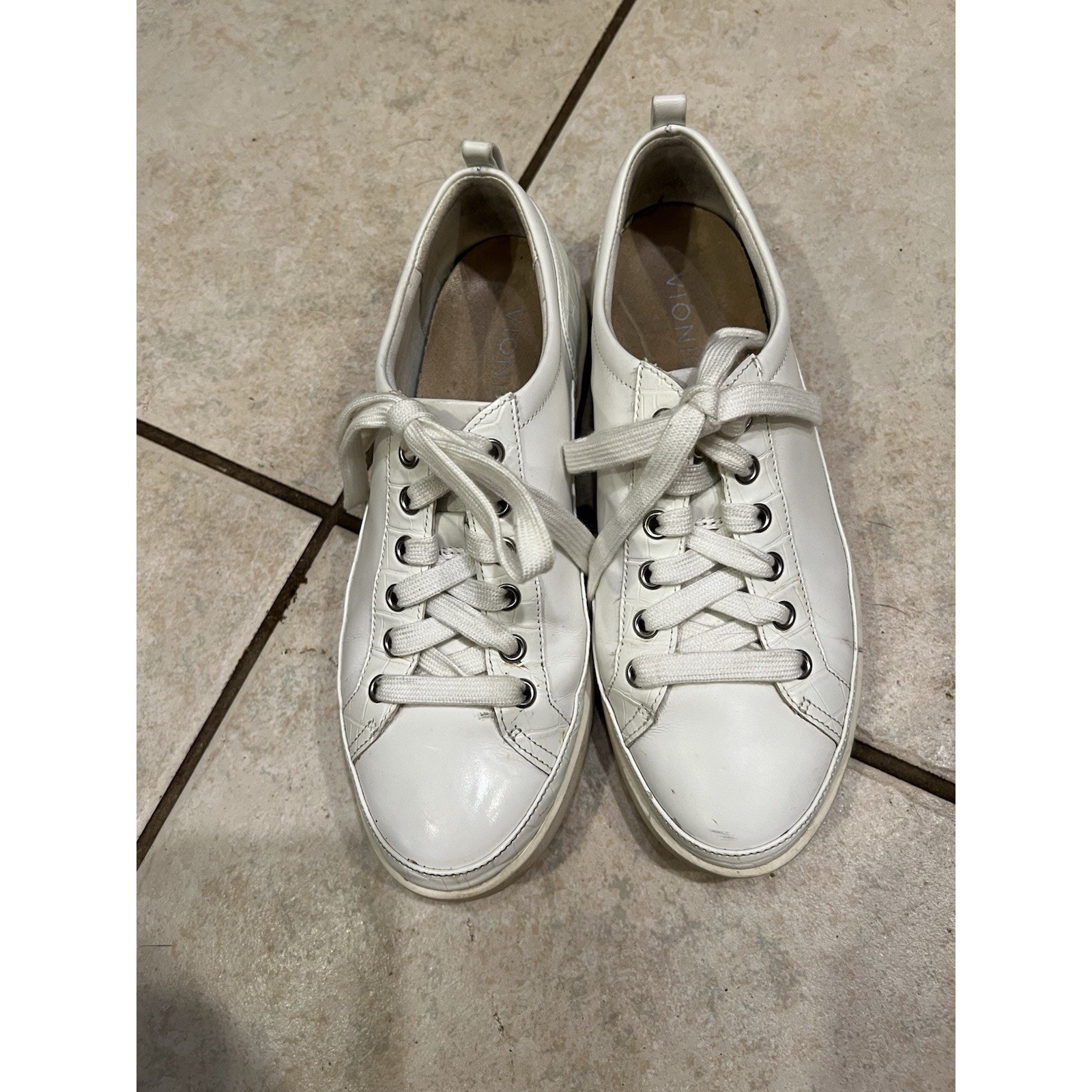 Vionic White Women’s Winny Leather Sneakers Sz 8